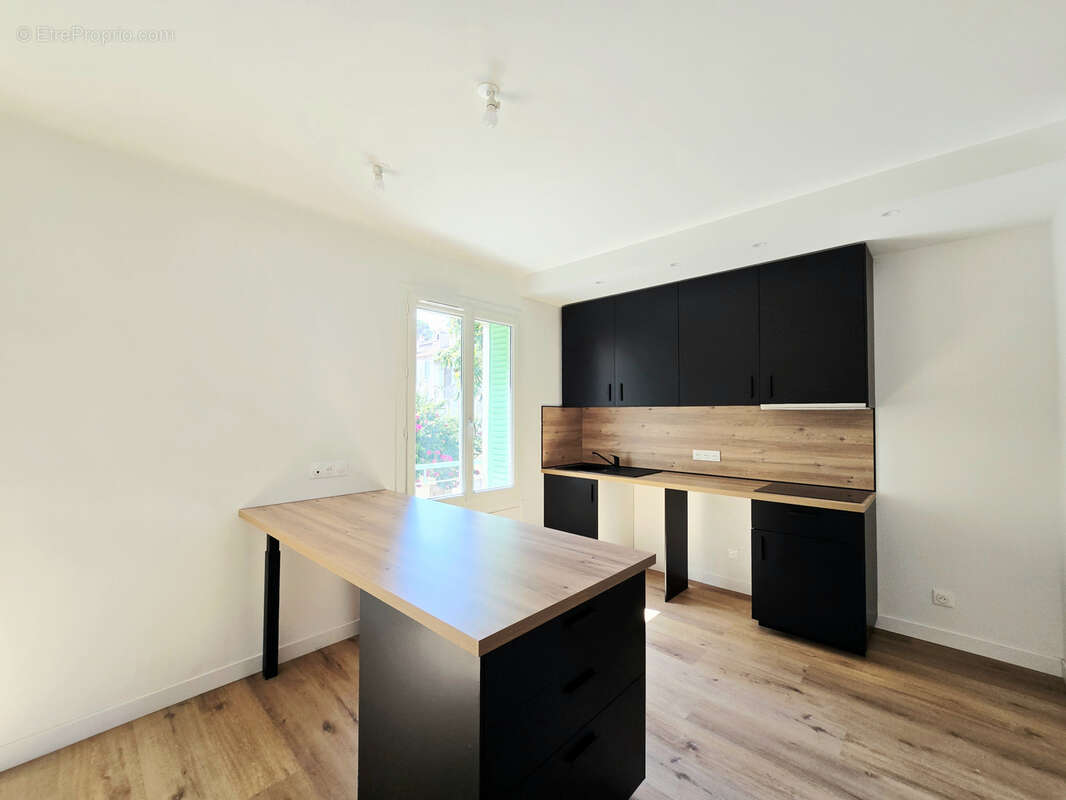 Appartement à MARSEILLE-7E