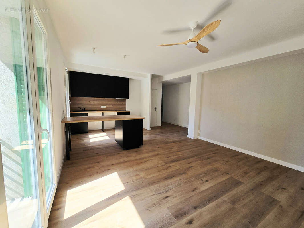 Appartement à MARSEILLE-7E