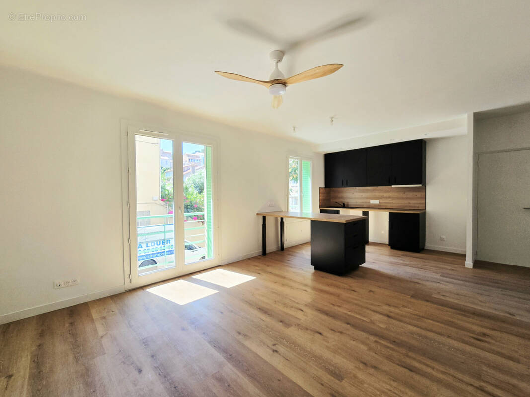 Appartement à MARSEILLE-7E