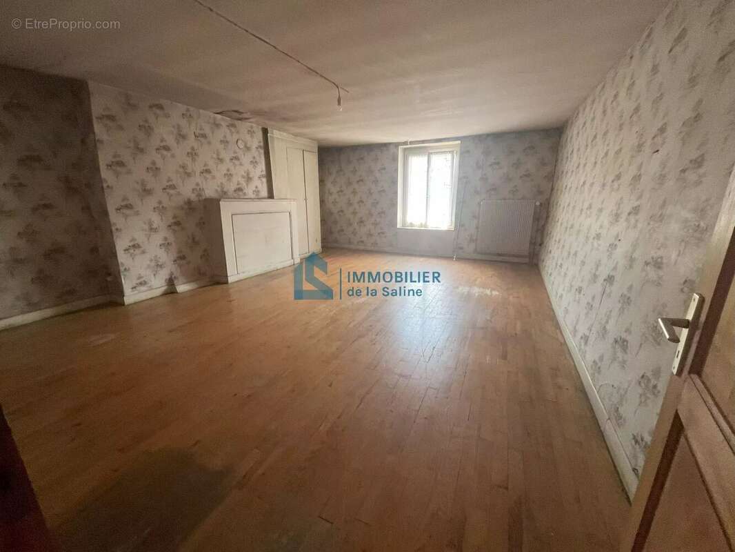 Maison à SALINS-LES-BAINS