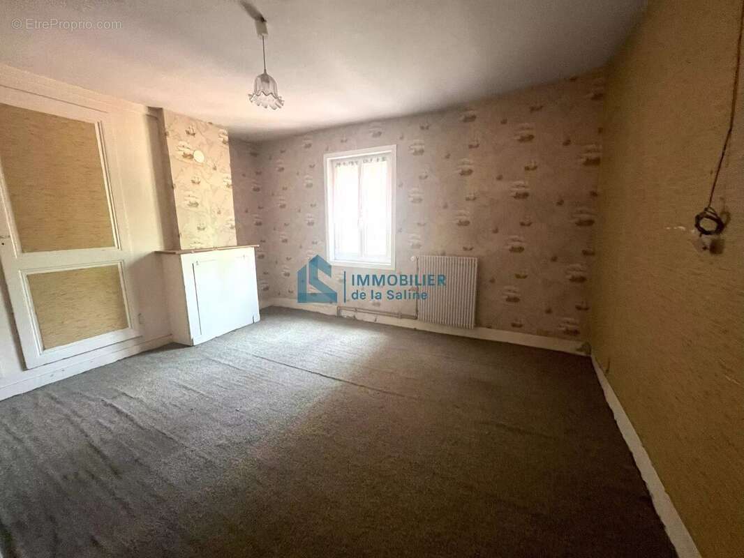 Maison à SALINS-LES-BAINS