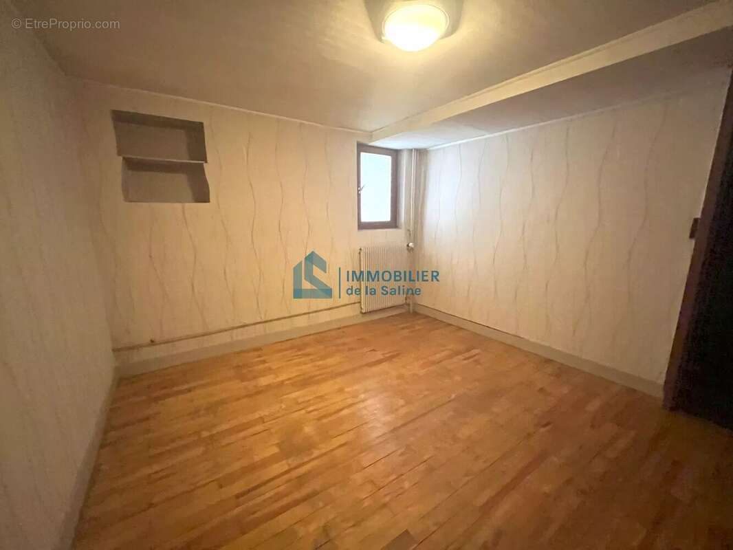 Maison à SALINS-LES-BAINS