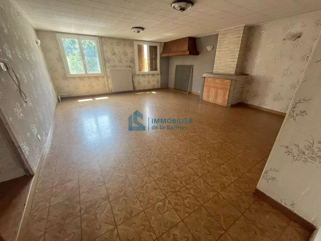 Maison à SALINS-LES-BAINS