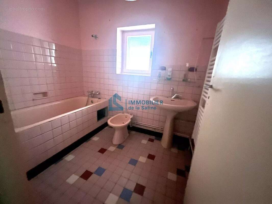 Maison à SALINS-LES-BAINS