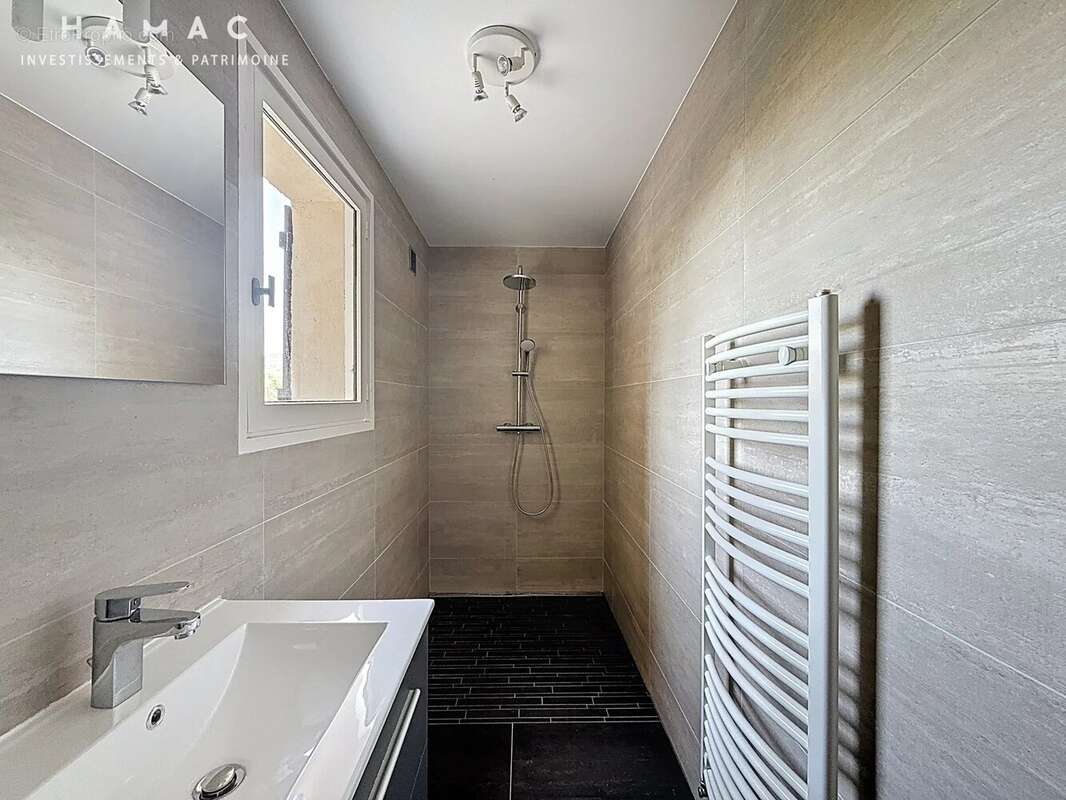 Maison à MONTROMANT