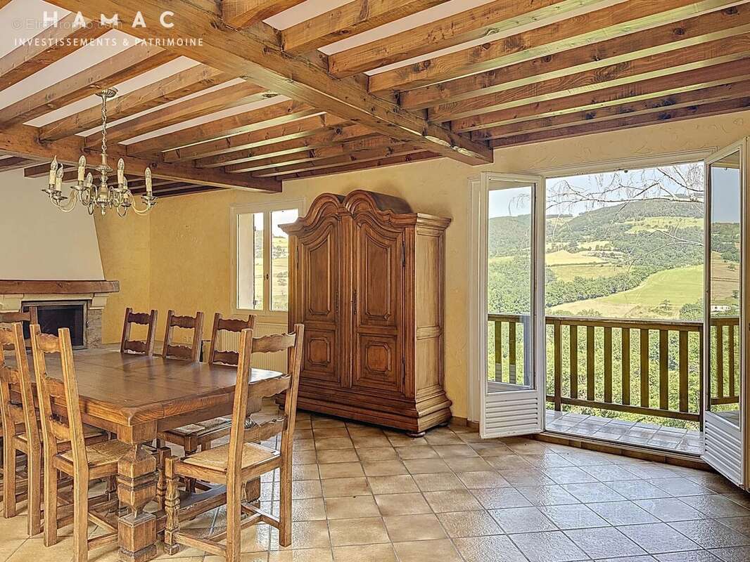 Maison à MONTROMANT