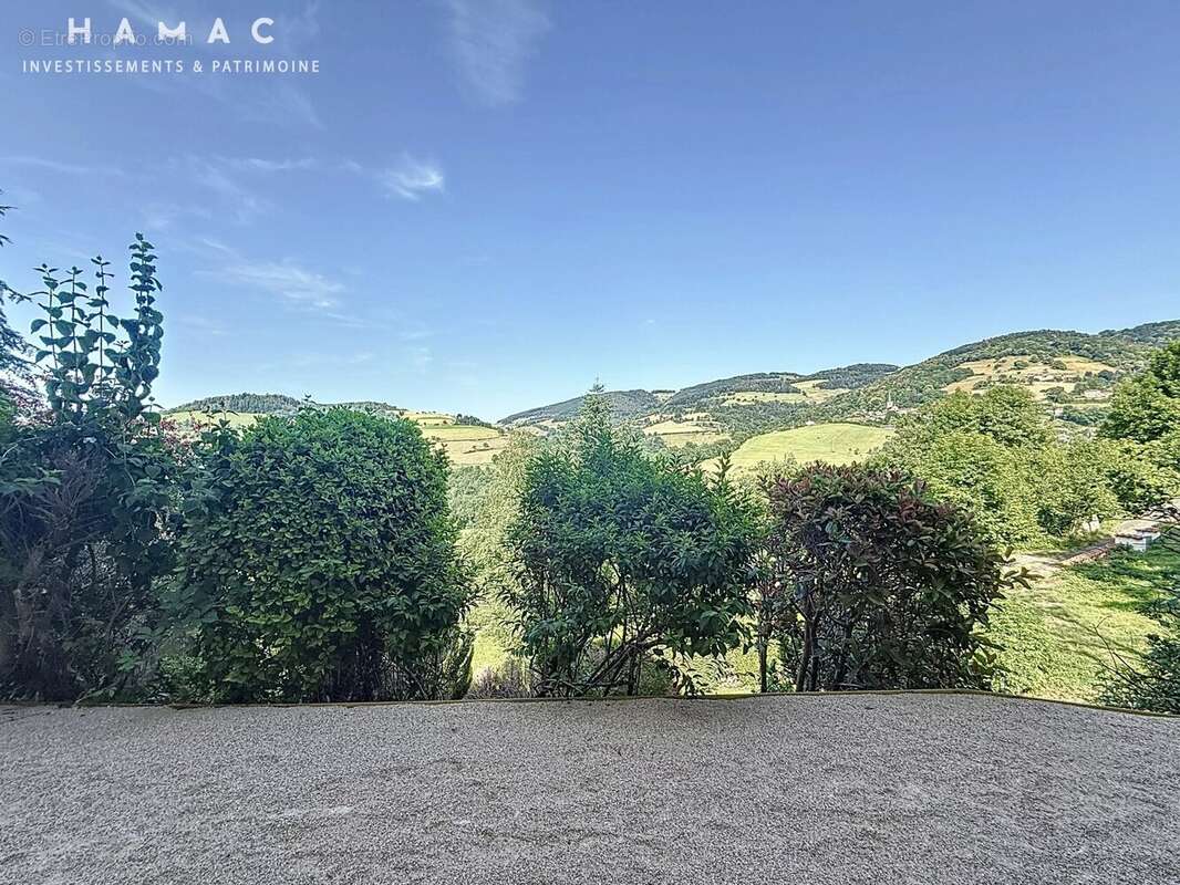 Maison à MONTROMANT