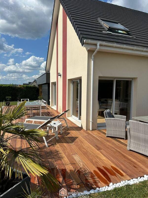 Maison à SAINT-PIERRE-DU-VAUVRAY