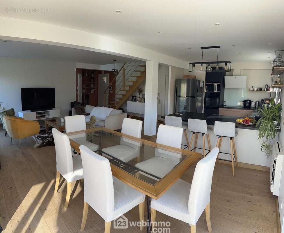 Maison à SAINT-PIERRE-DU-VAUVRAY