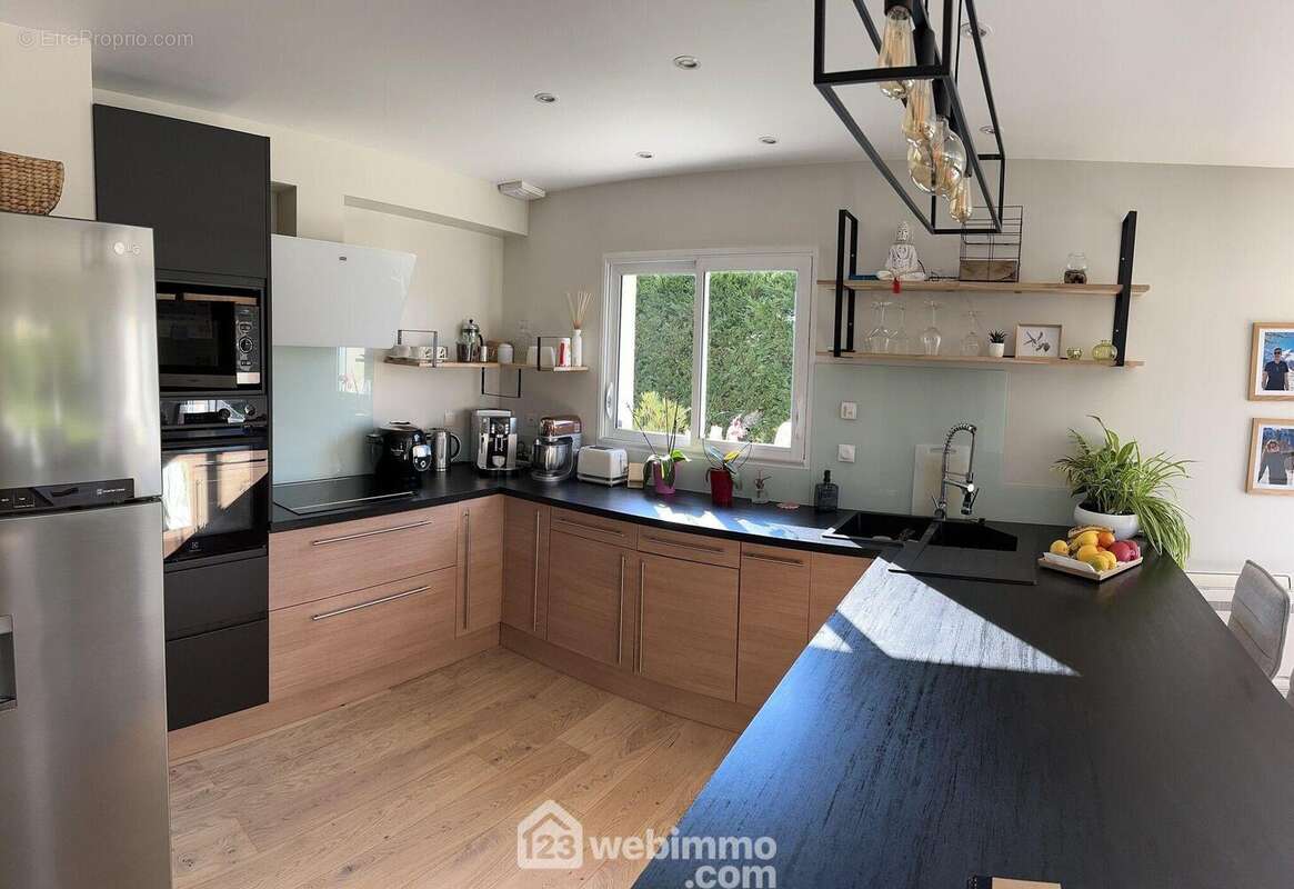 Maison à SAINT-PIERRE-DU-VAUVRAY