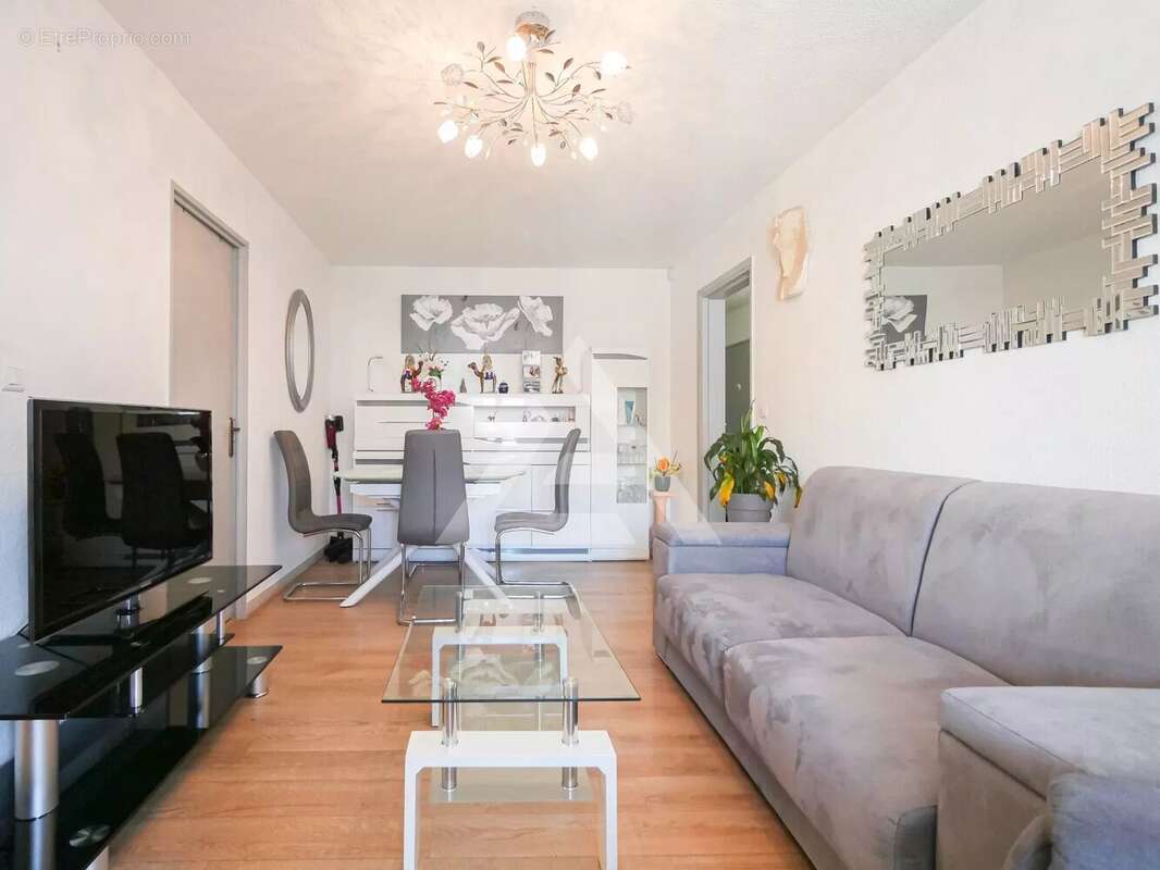 Appartement à ROQUEBRUNE-CAP-MARTIN