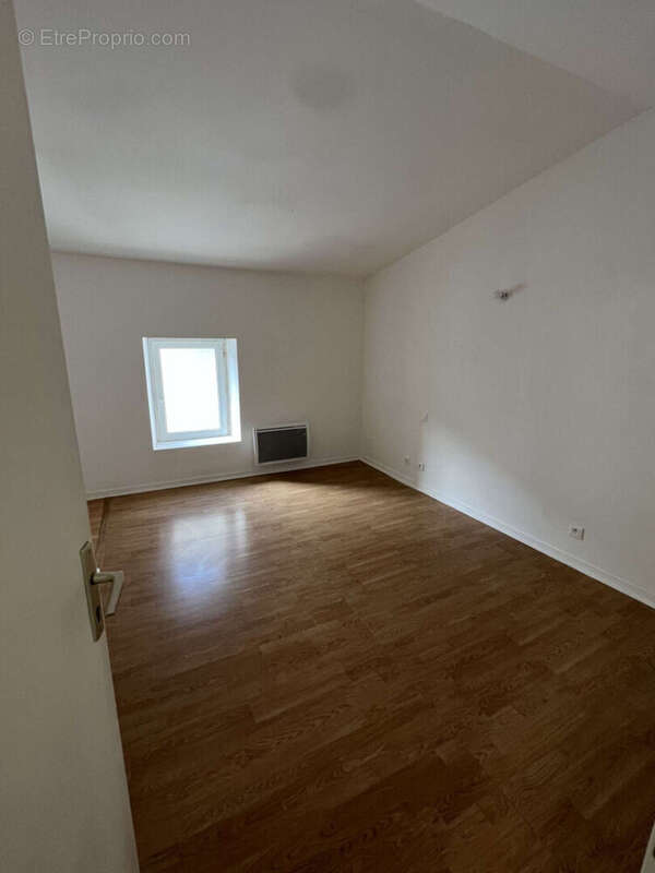 Appartement à SURGERES