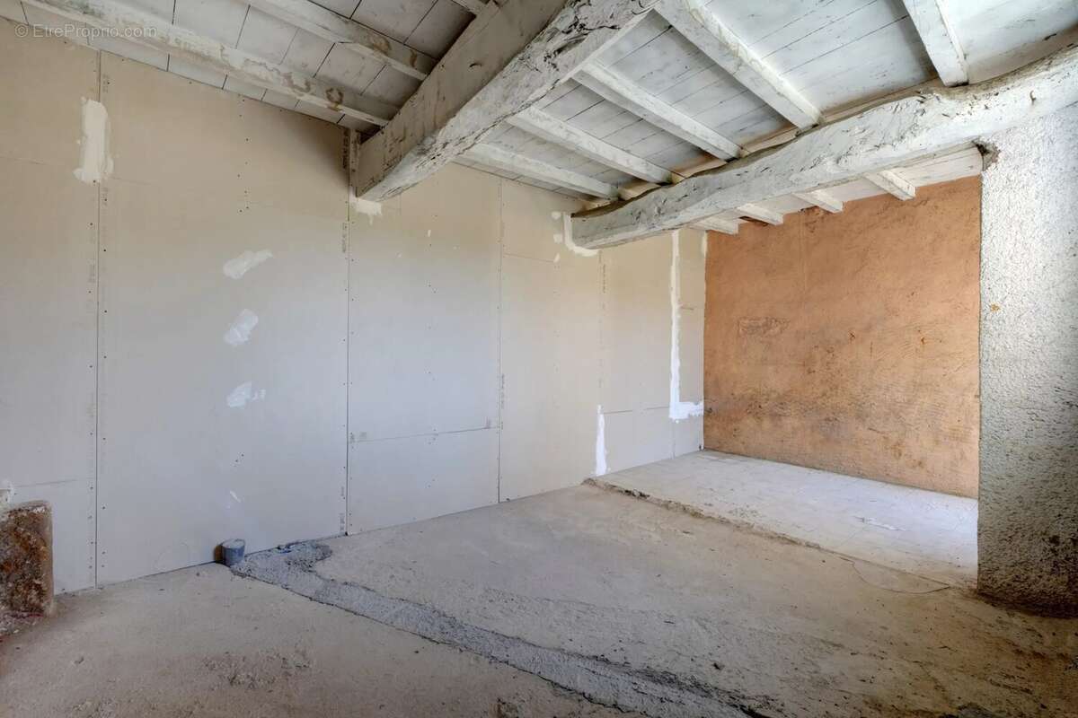 Appartement à LENTILLY