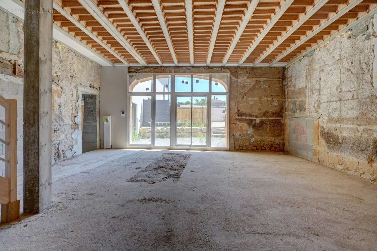 Appartement à LENTILLY