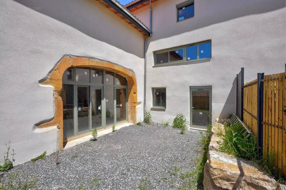 Appartement à LENTILLY