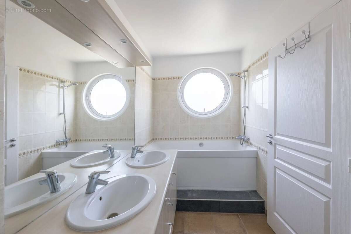 Appartement à CHAVILLE