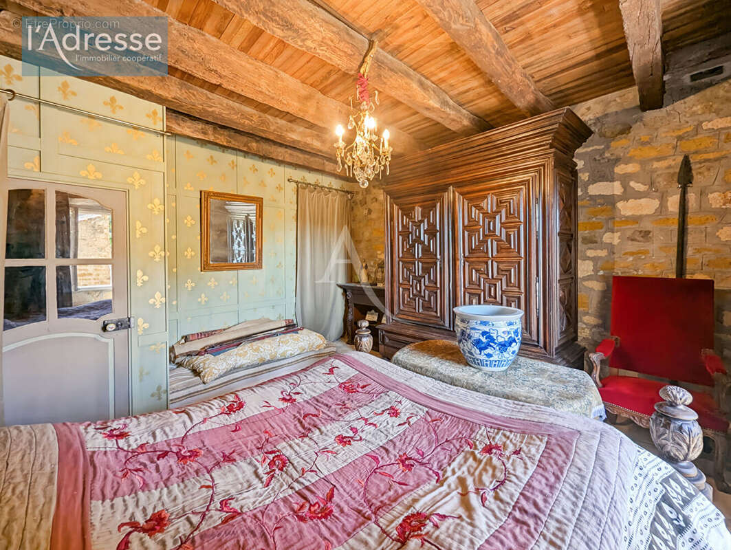 Maison à PUY-L&#039;EVEQUE