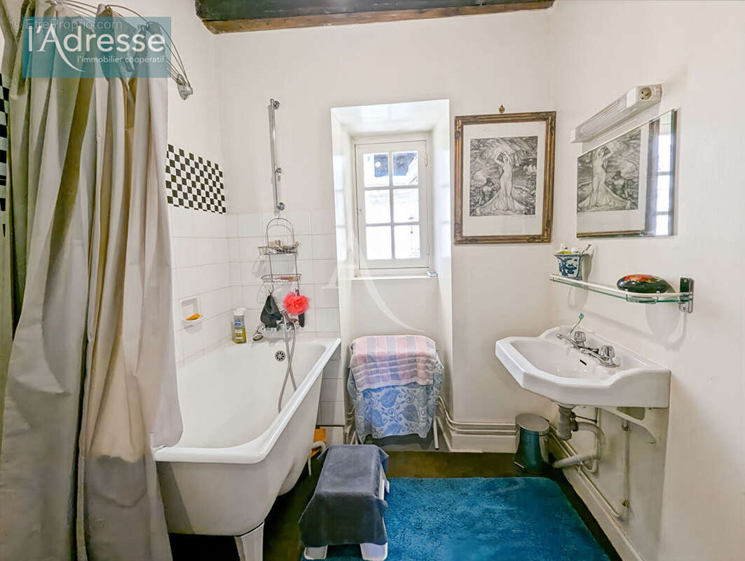 Maison à PUY-L&#039;EVEQUE