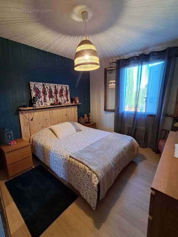 Maison à SAINT-JULIEN-DE-PEYROLAS