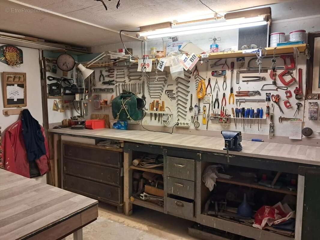 Maison à SAINT-JULIEN-DE-PEYROLAS