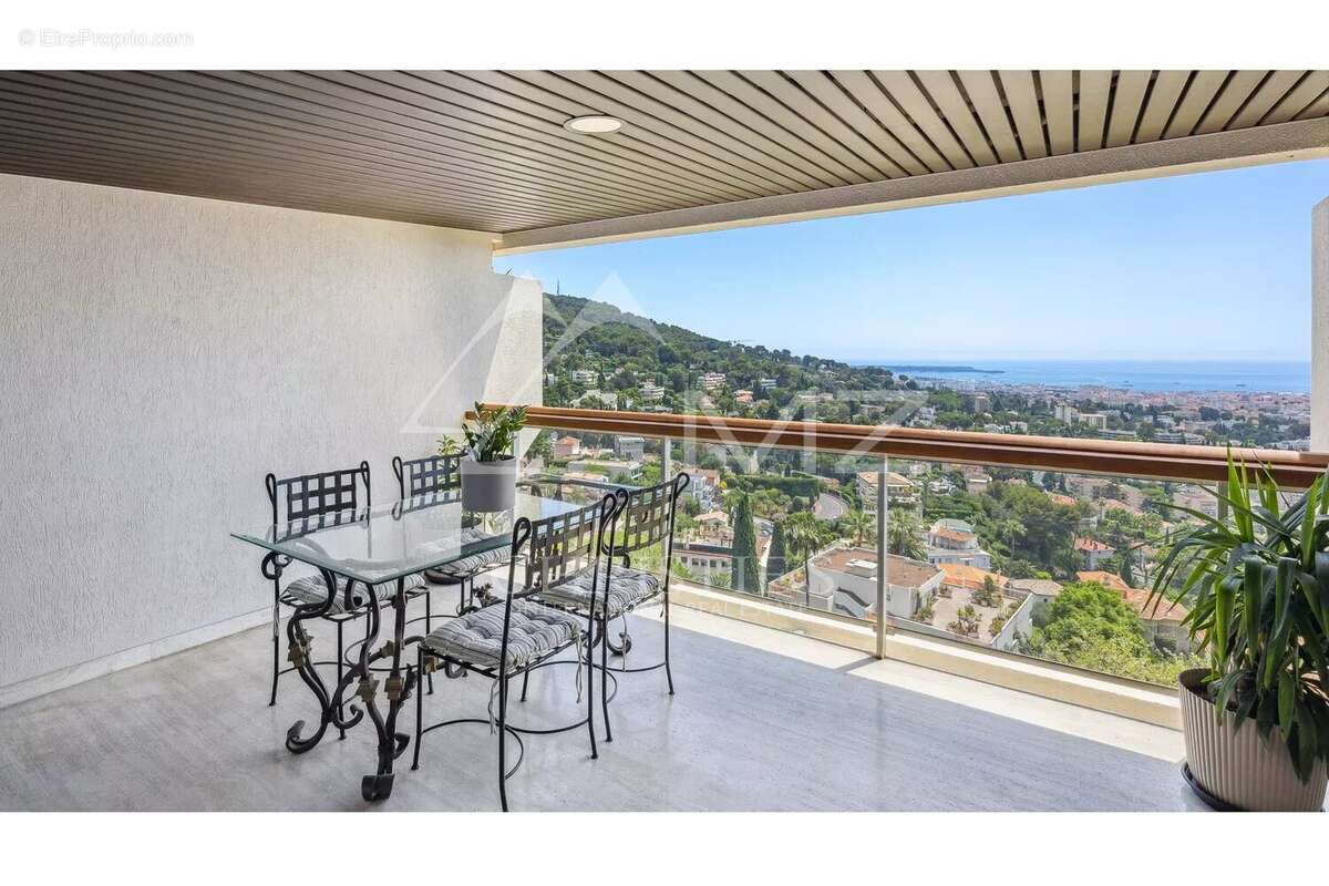 Appartement à LE CANNET