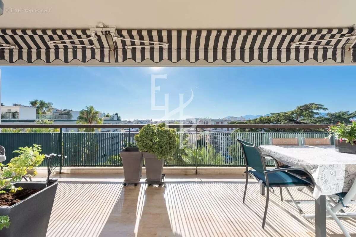 Appartement à CANNES