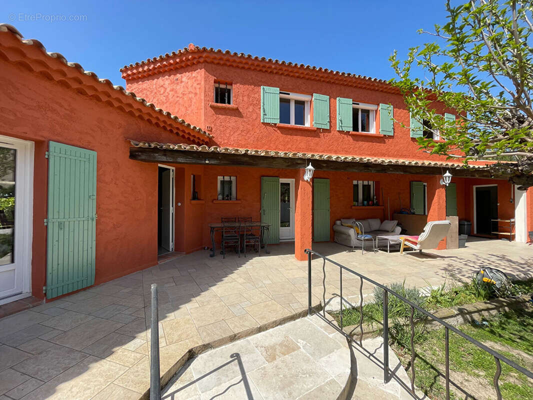 Maison à SAINT-CANNAT