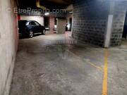 Parking à PARIS-16E