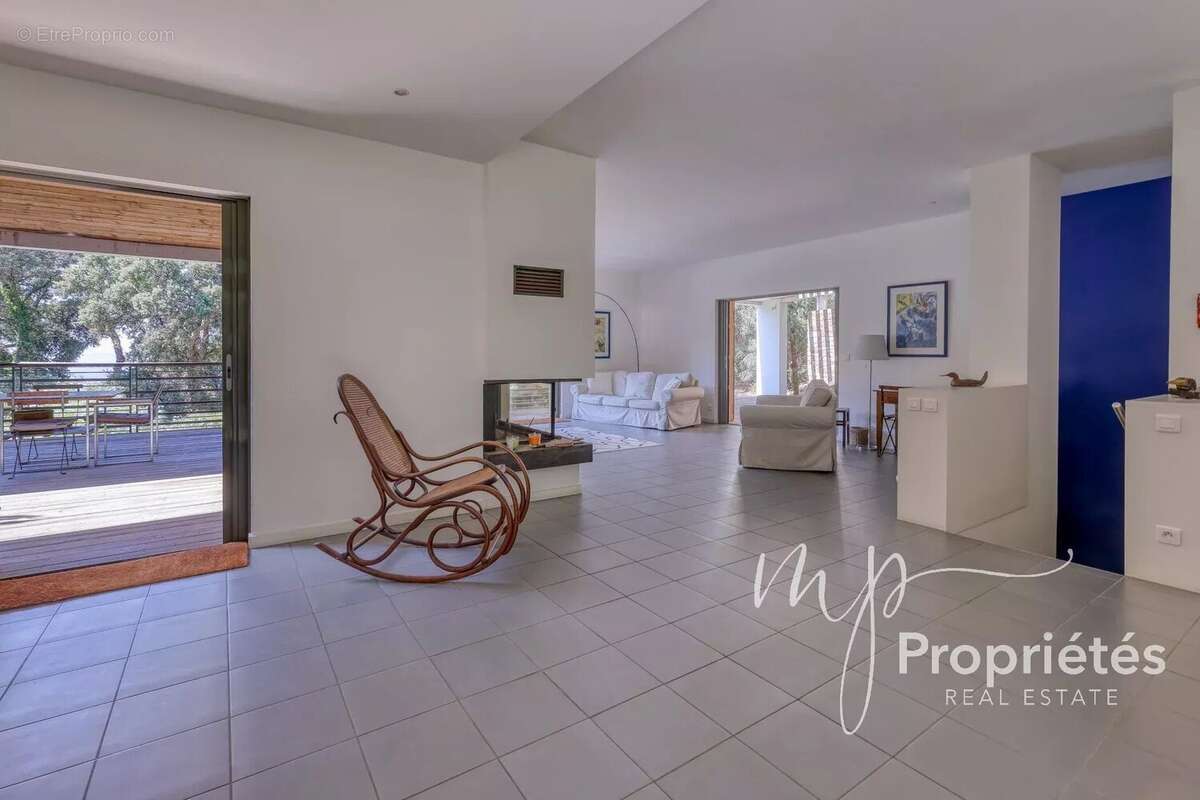 Maison à RAYOL-CANADEL-SUR-MER