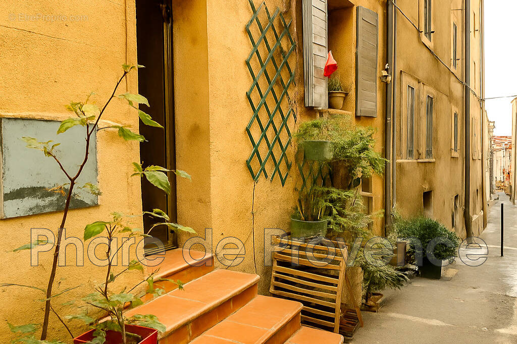 Appartement à MARSEILLE-2E