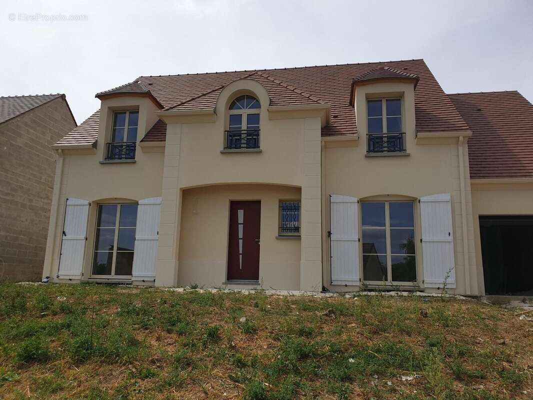 Terrain à VILLIERS-ADAM