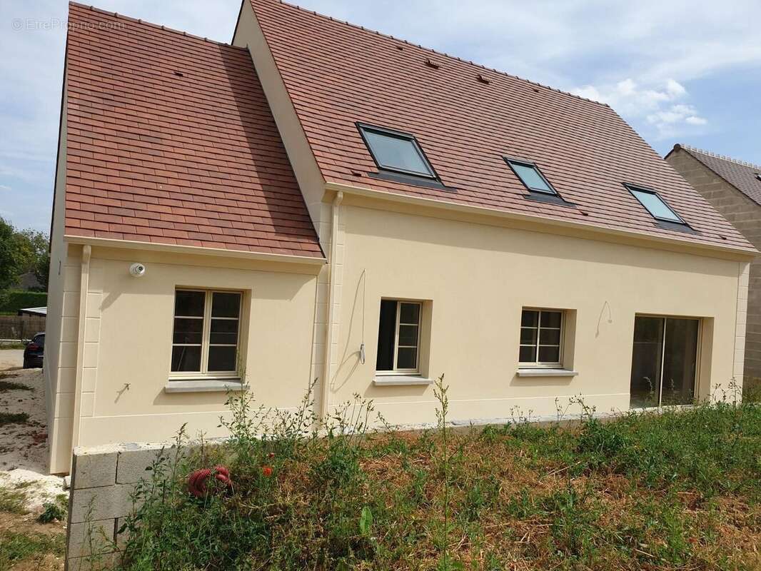 Terrain à NEUILLY-EN-THELLE