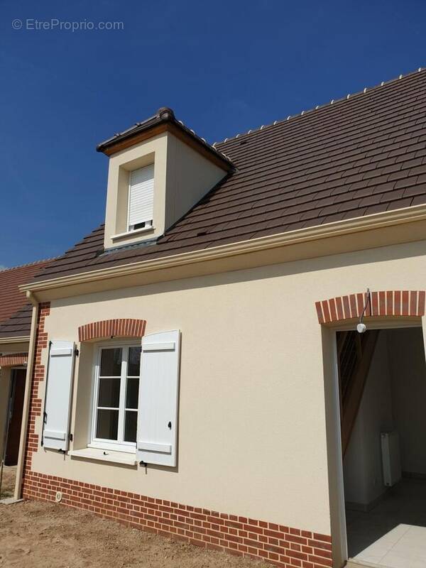 Terrain à NEUILLY-EN-THELLE