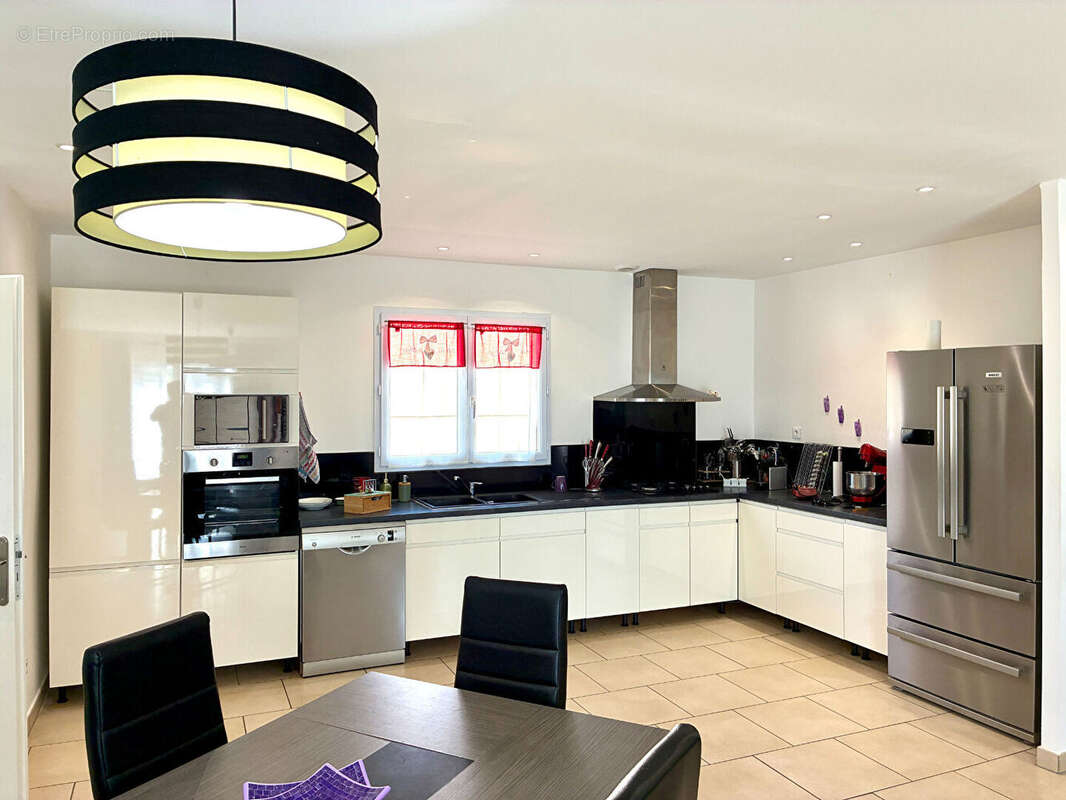 Maison à SAINTE-LIVRADE-SUR-LOT