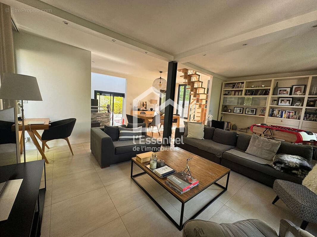 Maison à MAISONS-LAFFITTE