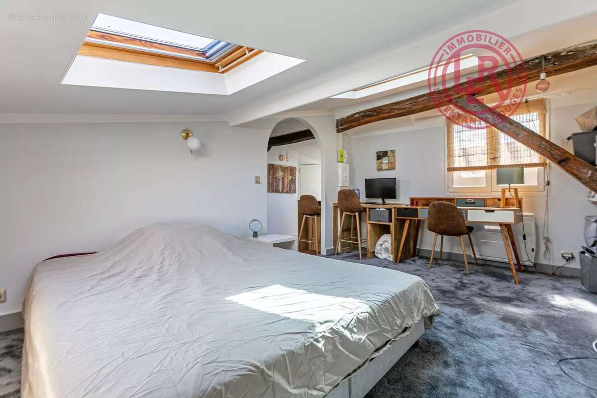 Appartement à PARIS-3E