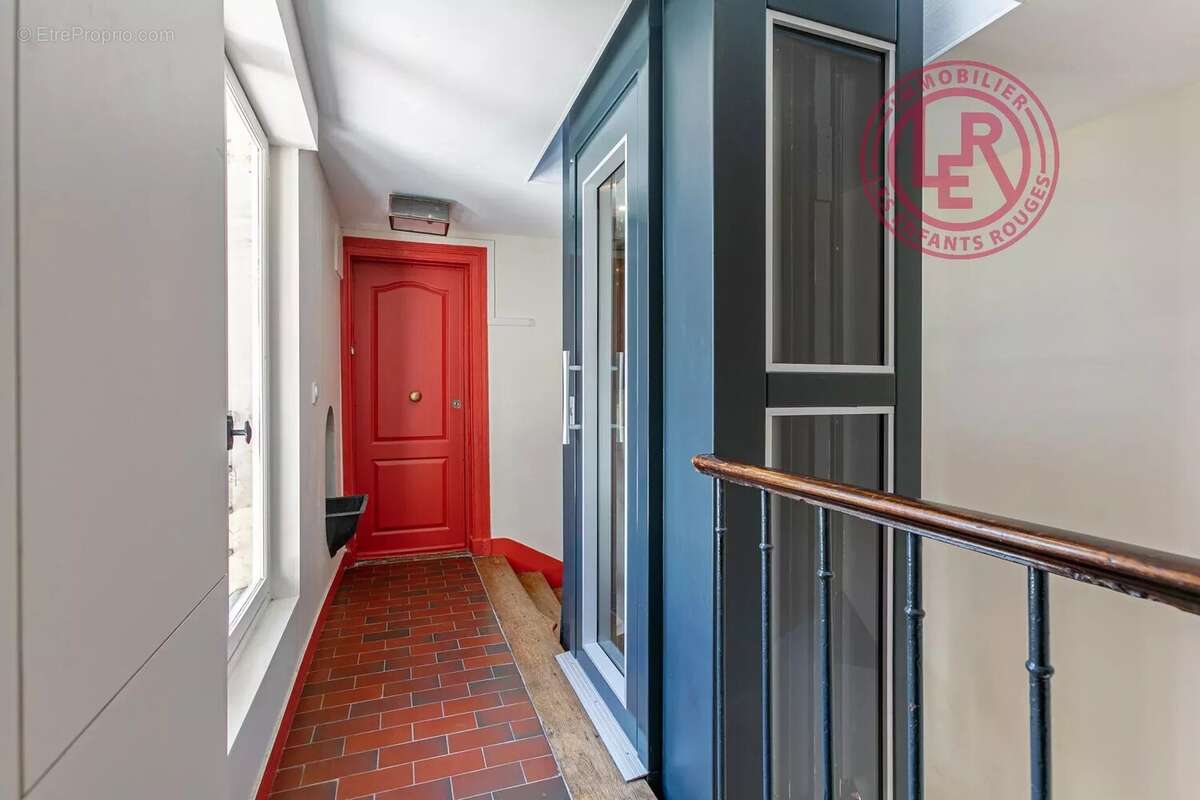 Appartement à PARIS-3E