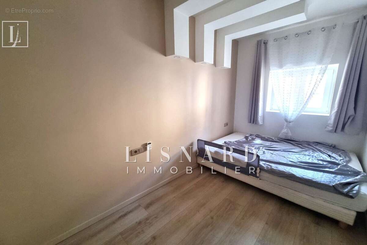 Appartement à VALLAURIS