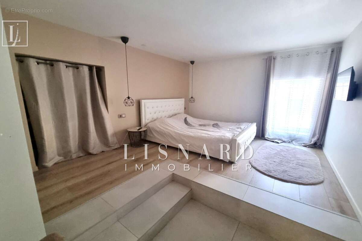 Appartement à VALLAURIS