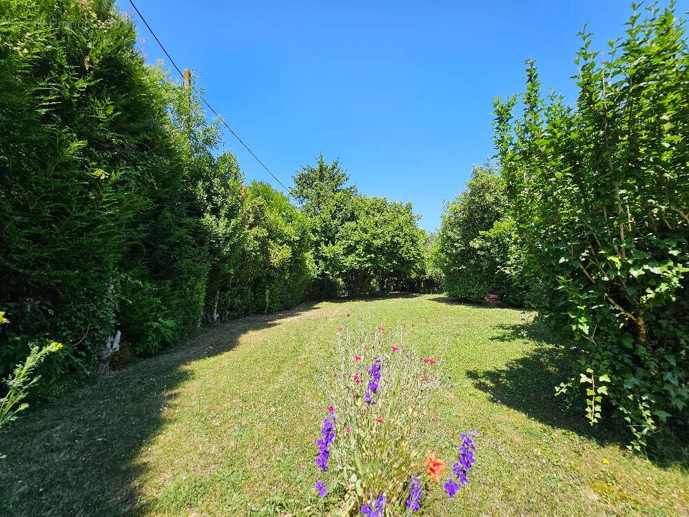 Maison à FOUQUEBRUNE