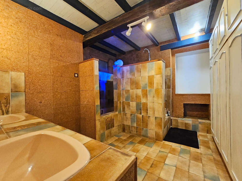 Maison à FOUQUEBRUNE