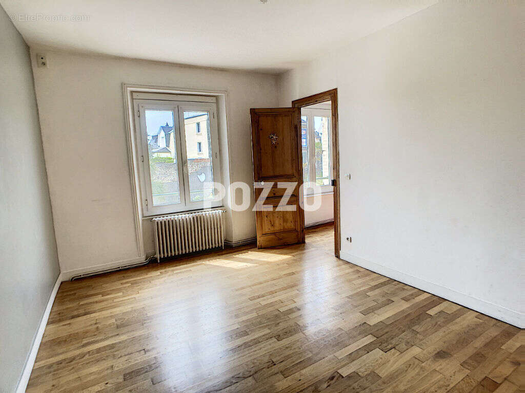 Appartement à DONVILLE-LES-BAINS