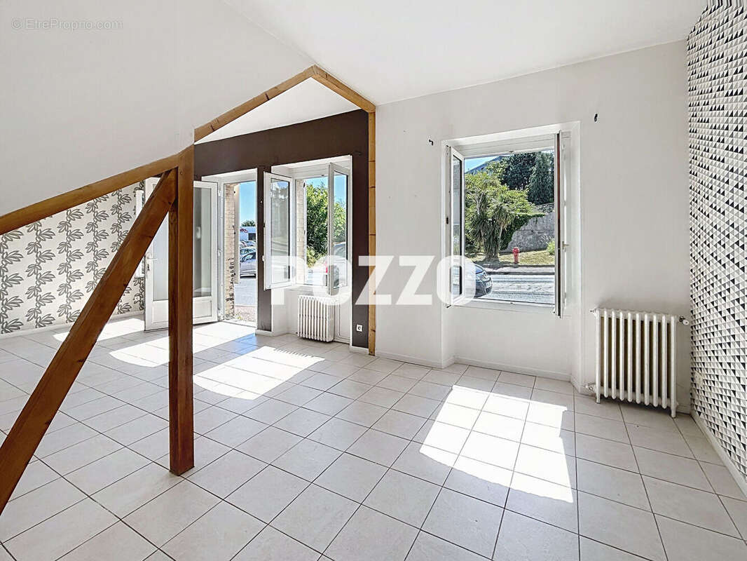 Appartement à DONVILLE-LES-BAINS