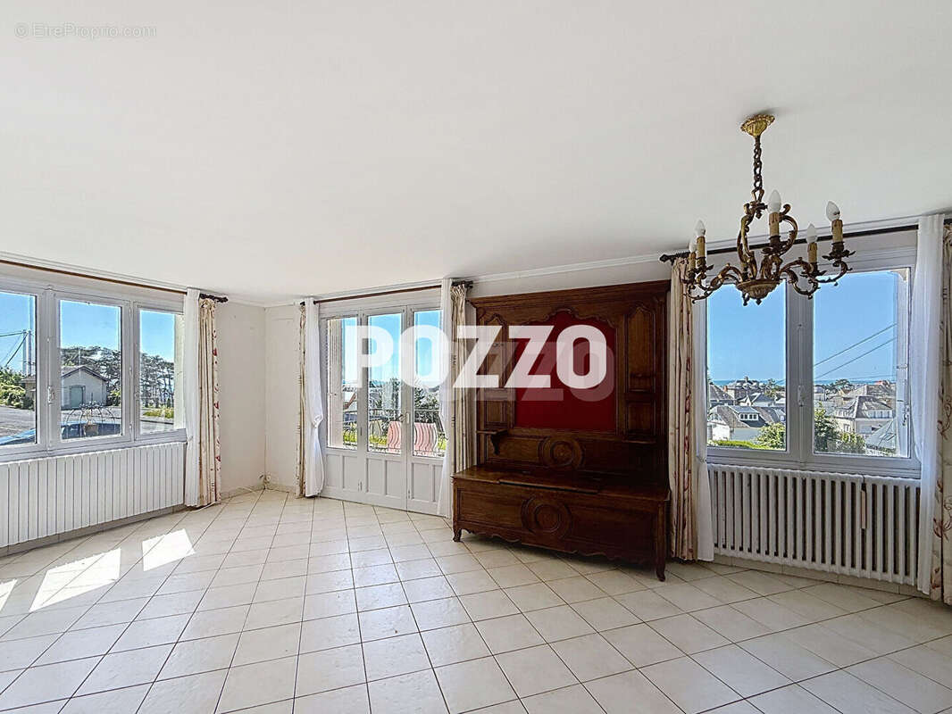 Maison à JULLOUVILLE