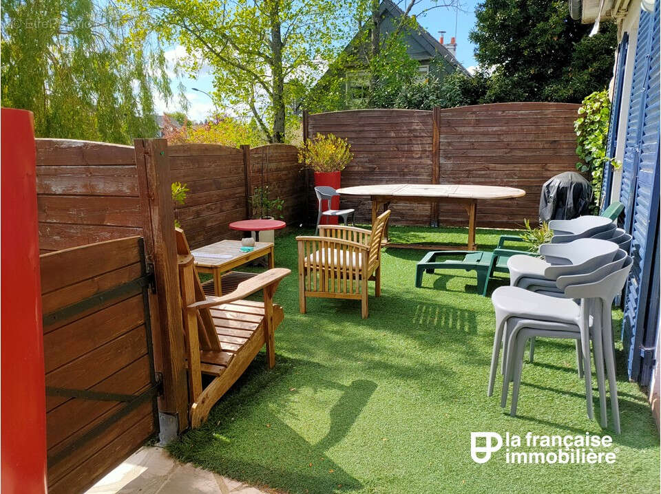 Maison à MONTGERMONT