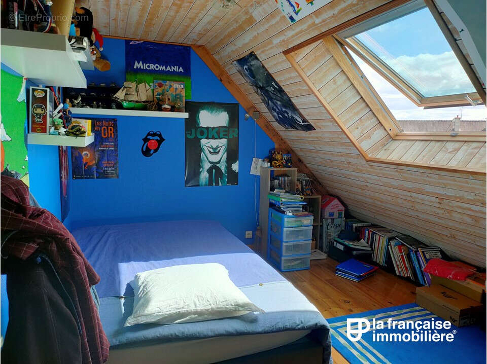 Maison à MONTGERMONT