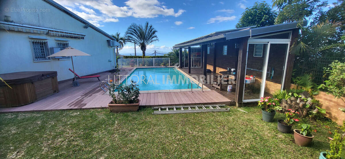 Maison à SAINTE-SUZANNE