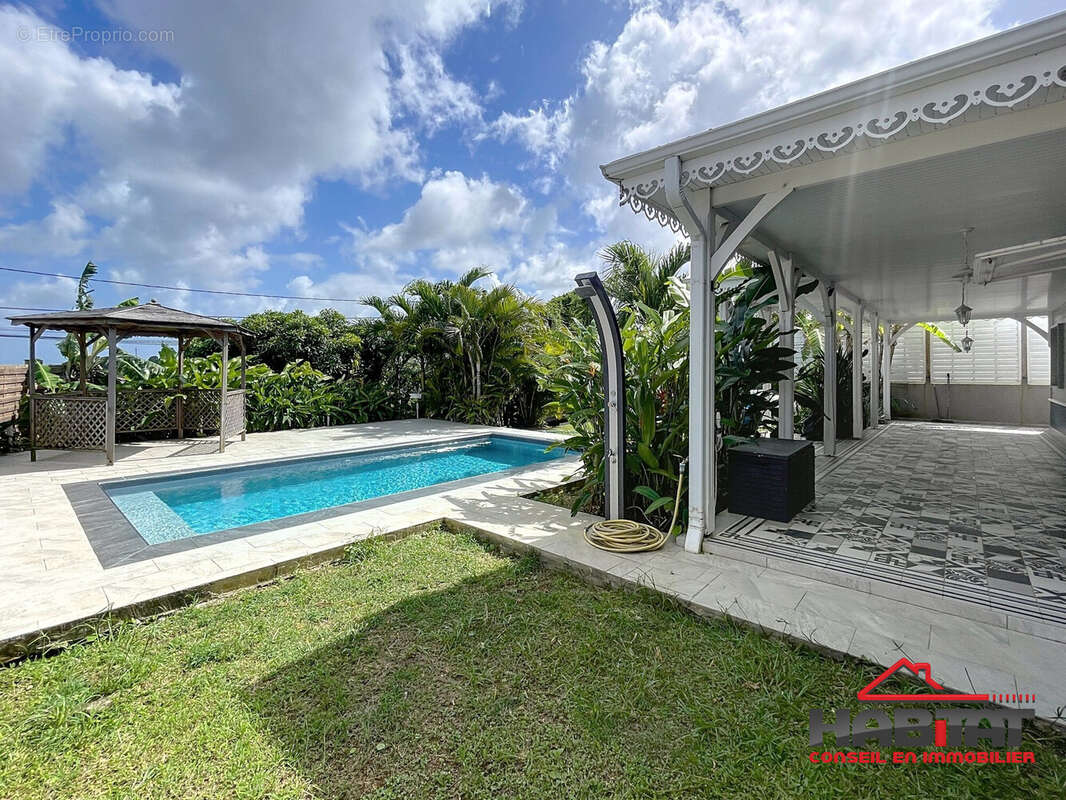 Maison à SAINT-ESPRIT