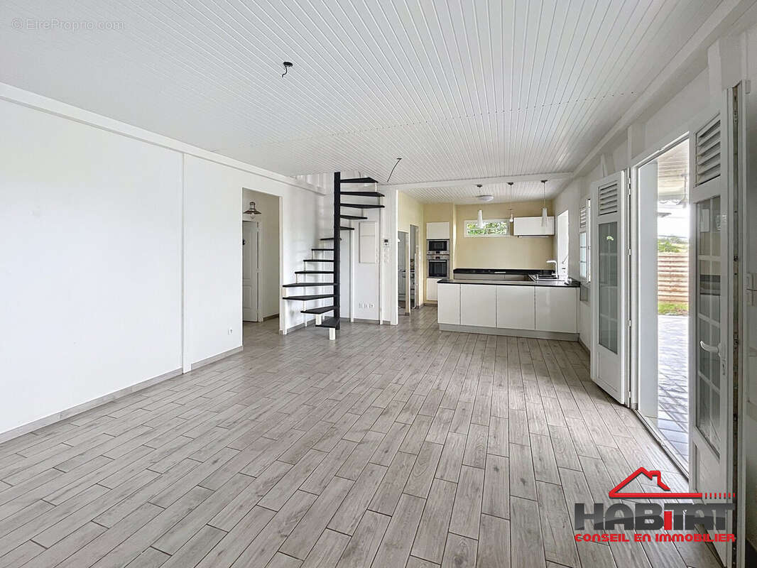 Maison à SAINT-ESPRIT