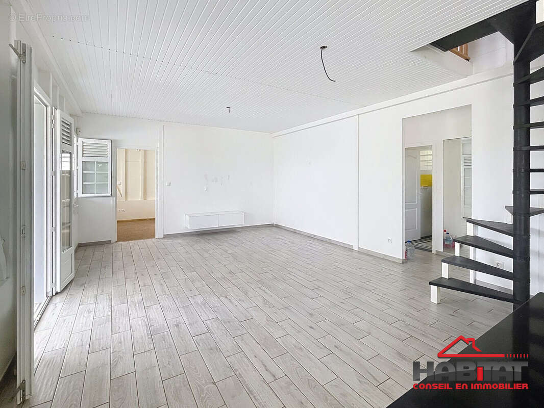 Maison à SAINT-ESPRIT